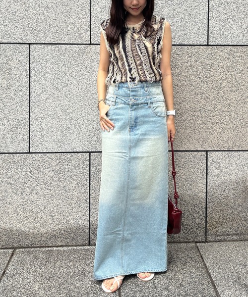 ISOOK（アイスー）の「【ISOOK / アイスー】ウェーブフリンジニットベスト / サマーニット ニットタンク ノースリーブ タンクトップ クルーネック ショート丈 クロップド丈 短丈 麻タッチ アイボリー ブラック ブラウン 白黒 茶ZOZOTOWN限定（タンクトップ・レディース・ブラウン/アイボリー・FREE）」の20枚目の写真