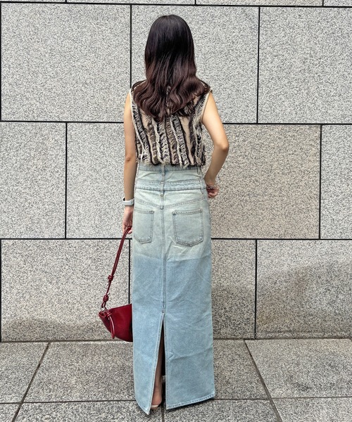 ISOOK（アイスー）の「【ISOOK / アイスー】ウェーブフリンジニットベスト / サマーニット ニットタンク ノースリーブ タンクトップ クルーネック ショート丈 クロップド丈 短丈 麻タッチ アイボリー ブラック ブラウン 白黒 茶ZOZOTOWN限定（タンクトップ・レディース・ブラウン/アイボリー・FREE）」の12枚目の写真