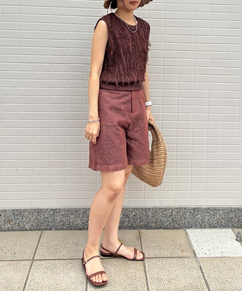 ISOOK（アイスー）の「【ISOOK / アイスー】ウェーブフリンジニットベスト / サマーニット ニットタンク ノースリーブ タンクトップ クルーネック ショート丈 クロップド丈 短丈 麻タッチ アイボリー ブラック ブラウン 白黒 茶ZOZOTOWN限定（タンクトップ・レディース・ブラウン/アイボリー・FREE）」の16枚目の写真