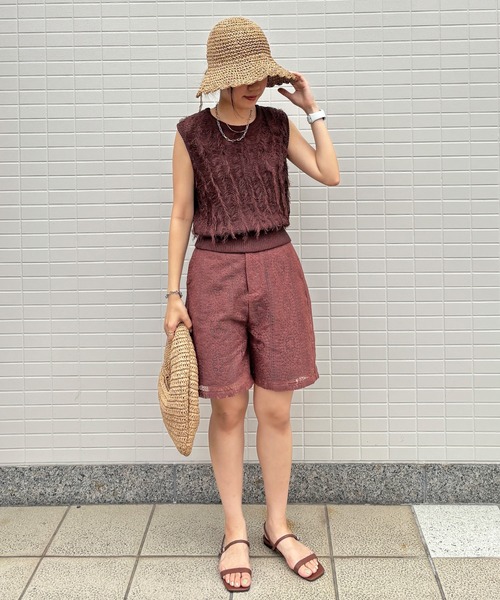 ISOOK（アイスー）の「【ISOOK / アイスー】ウェーブフリンジニットベスト / サマーニット ニットタンク ノースリーブ タンクトップ クルーネック ショート丈 クロップド丈 短丈 麻タッチ アイボリー ブラック ブラウン 白黒 茶ZOZOTOWN限定（タンクトップ・レディース・ブラウン/アイボリー・FREE）」の9枚目の写真