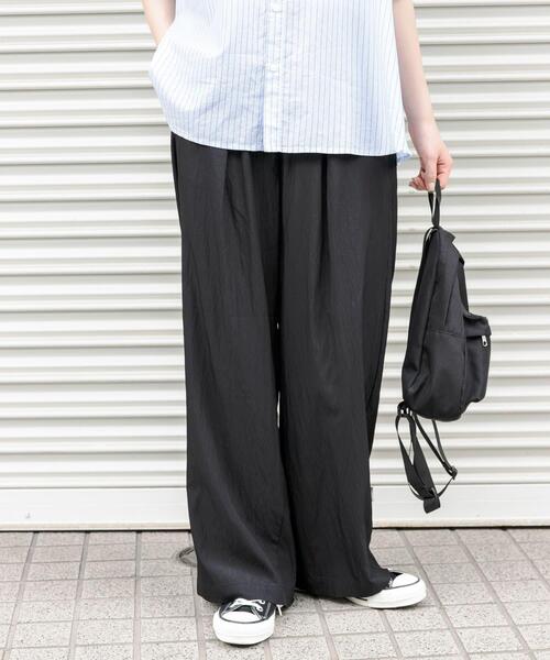 FORK&SPOON（フォークアンドスプーン）の「FORK&SPOON　レーヨンナイロンイージーパンツ（その他パンツ・レディース・ブラック/カーキ/キャメル・1/2）」の2枚目の写真