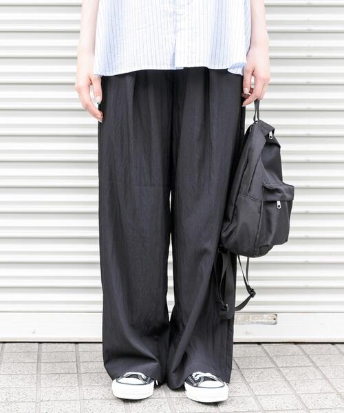 FORK&SPOON（フォークアンドスプーン）の「FORK&SPOON　レーヨンナイロンイージーパンツ（その他パンツ・レディース・ブラック/カーキ/キャメル・1/2）」の4枚目の写真