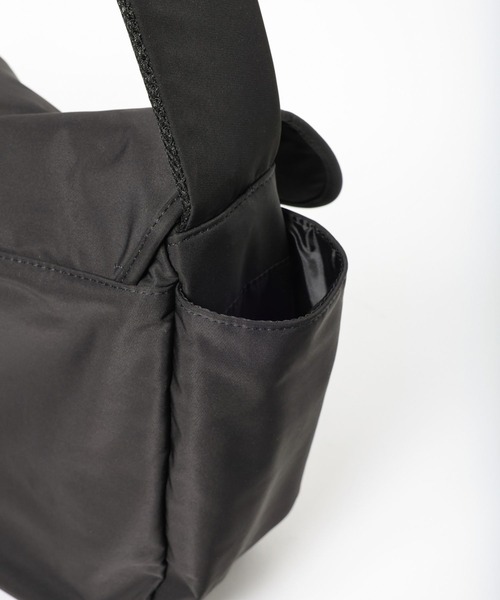 GLOBAL WORK（グローバルワーク）の「撥水スマらく/メッセンジャーバッグ/572372（メッセンジャーバッグ・メンズ・グレー/ブラック・ONE SIZE）」の8枚目の写真