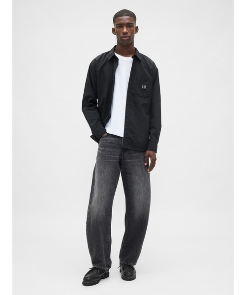 GAP（ギャップ）の「リサイクル素材100% オーバーサイズ ナイロンシャツ（シャツ/ブラウス・メンズ・ネイビー/ブラック/カーキ・XS/S/M/L/XL）」の6枚目の写真