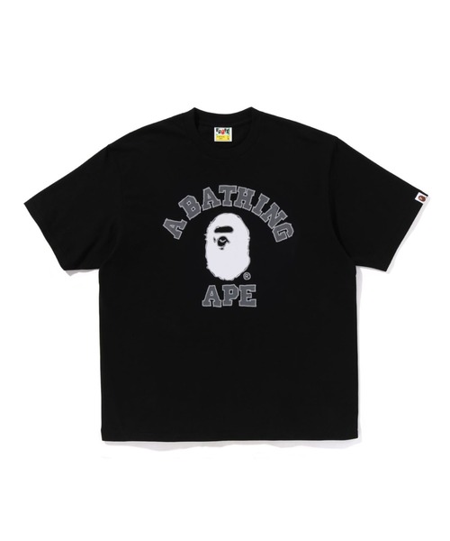 A BATHING APE(アベイシングエイプ)の「HAND DRAWN COLLEGE RELAXED FIT TEE(Tシャツ/カットソー・メンズ・ホワイト/ブラック/ベージュ・SMALL/XX-LARGE/MEDIUM/LARGE/X-LARGE)」の1枚目の写真