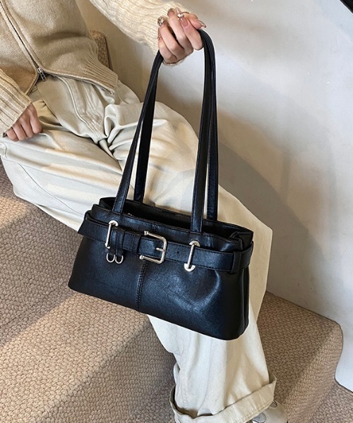 Mejoul(メジュール)の「フェイクレザーベルトデザインミニバッグ(ショルダーバッグ・レディース・ブラウン/ブラック/キャメル・F)」の3枚目の写真