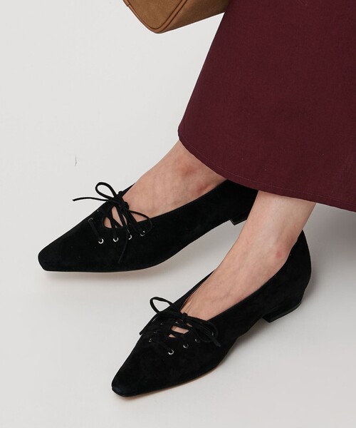 UNITED ARROWS(ユナイテッドアローズ)の「レースアップ フラットパンプス(パンプス・レディース・ダークブラウン/ブラック・38/36h/36/37/37h/35/35h)」の2枚目の写真