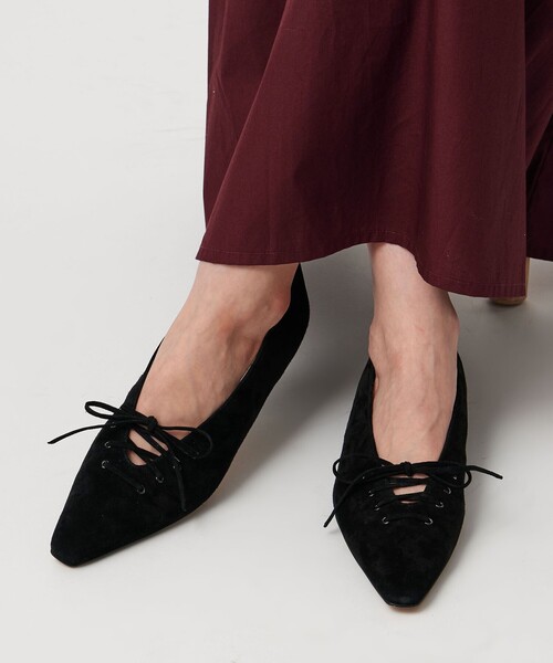 UNITED ARROWS(ユナイテッドアローズ)の「レースアップ フラットパンプス(パンプス・レディース・ダークブラウン/ブラック・38/36h/36/37/37h/35/35h)」の3枚目の写真