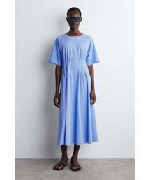 COS（コス）の「ピンタックコットンミニドレス（ワンピース）」