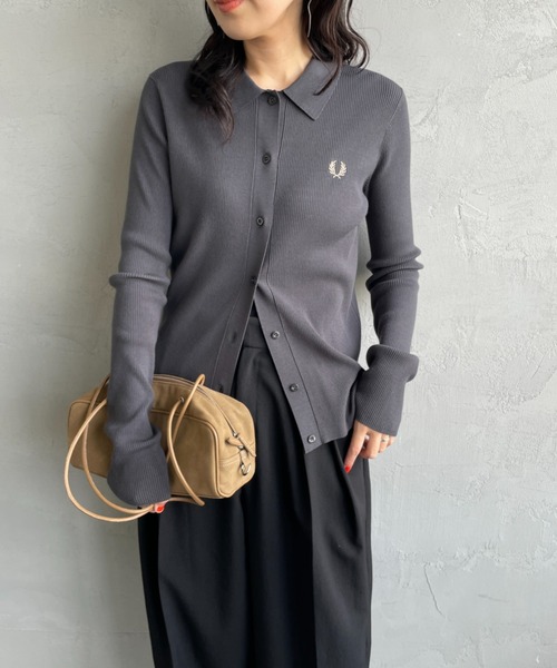 FRED PERRY（フレッドペリー）の「【VERY 1月号掲載】[FRED PERRY/フレッドペリー] 別注 ワンポイントロゴ刺繍 リブニットポロシャツ（ニット/セーター・レディース・ダークグレー/ブラック/キナリ・8/10）」の21枚目の写真