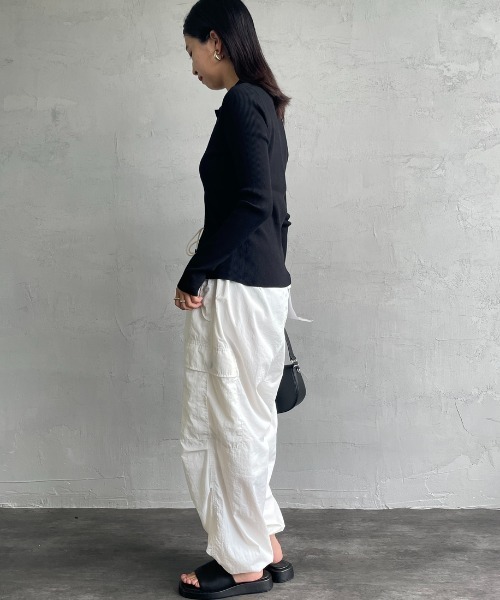 FRED PERRY（フレッドペリー）の「【VERY 1月号掲載】[FRED PERRY/フレッドペリー] 別注 ワンポイントロゴ刺繍 リブニットポロシャツ（ニット/セーター・レディース・ダークグレー/ブラック/キナリ・8/10）」の11枚目の写真