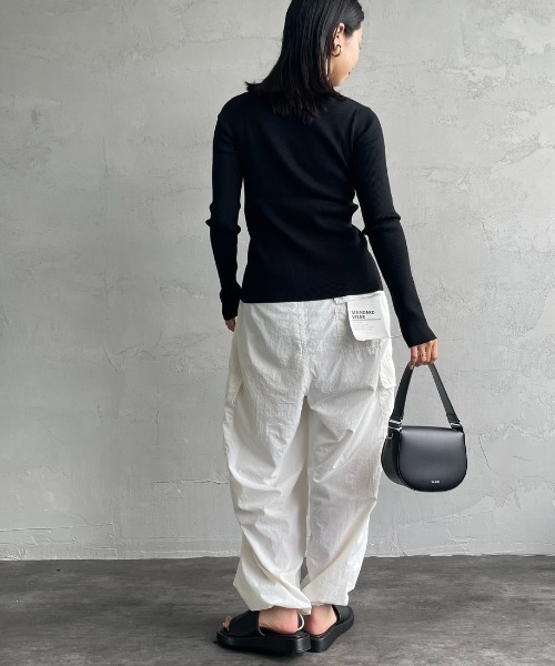 FRED PERRY（フレッドペリー）の「【VERY 1月号掲載】[FRED PERRY/フレッドペリー] 別注 ワンポイントロゴ刺繍 リブニットポロシャツ（ニット/セーター・レディース・ダークグレー/ブラック/キナリ・8/10）」の12枚目の写真