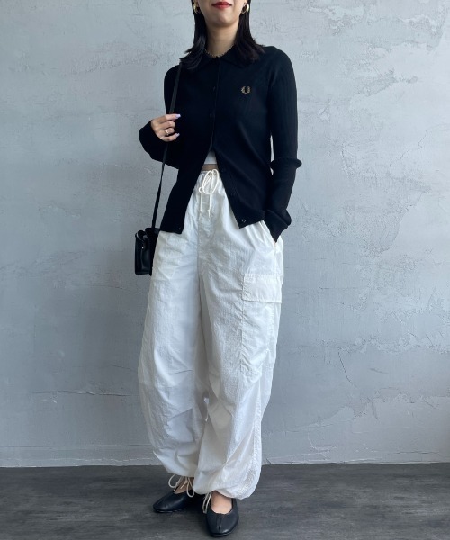 FRED PERRY（フレッドペリー）の「【VERY 1月号掲載】[FRED PERRY/フレッドペリー] 別注 ワンポイントロゴ刺繍 リブニットポロシャツ（ニット/セーター・レディース・ダークグレー/ブラック/キナリ・8/10）」の16枚目の写真