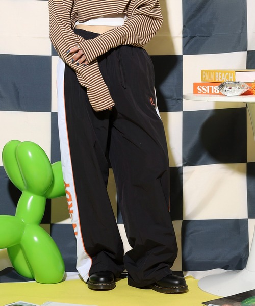 NERDY(ノルディ)の「ピンホイールラインウーブンパンツ(スウェットパンツ・レディース・パープル/ブラック/ブルー・L/S/M)」の5枚目の写真