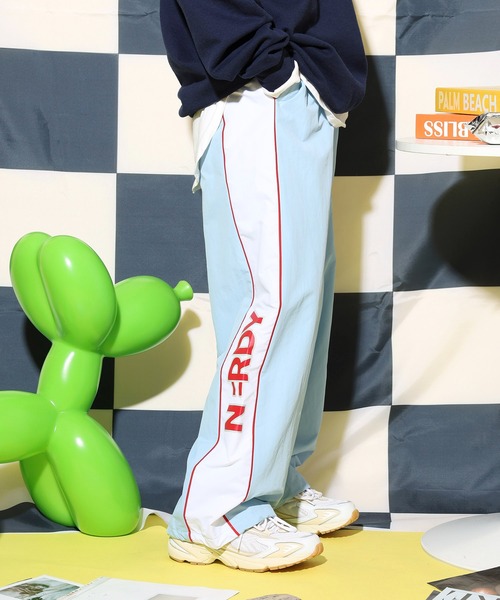 NERDY(ノルディ)の「ピンホイールラインウーブンパンツ(スウェットパンツ・レディース・パープル/ブラック/ブルー・L/S/M)」の12枚目の写真