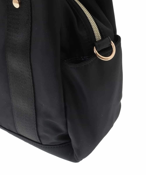 a.v.v（アーヴェヴェ）の「【2WAY】10ポケットバッグ（ショルダーバッグ・レディース・ブラック/ベージュ/ゴールド・38）」の10枚目の写真