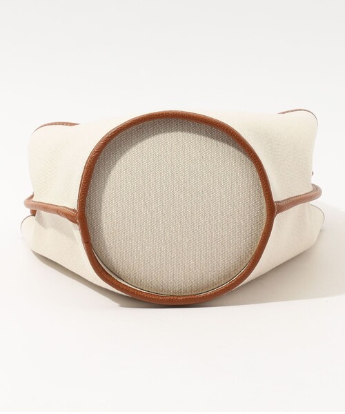 FEEL AND TASTE（フィールアンドテイスト）の「FEEL AND TASTE bar-knot bucket（ショルダーバッグ・レディース・ブラック系その他/ライトベージュ・FREE）」の6枚目の写真