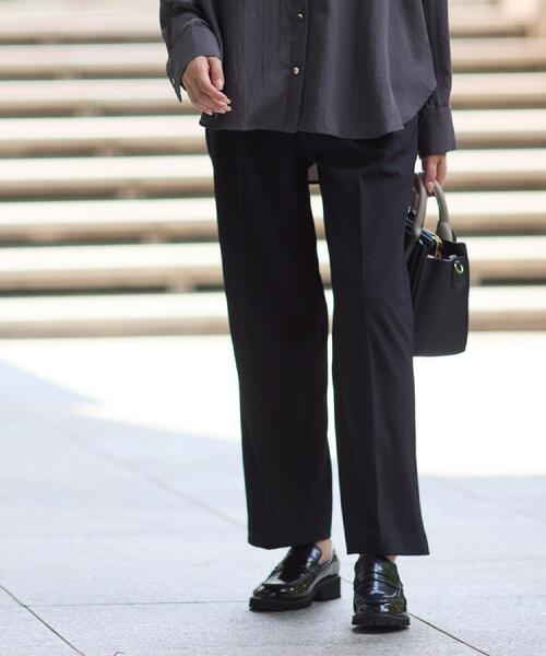 THE SHOP TK （ザ ショップ ティーケー ）の「【美脚見え】タックワイドパンツ【セットアップ可】（その他パンツ・レディース・ダークブラウン/チャコールグレー/ベージュ/ネイビー/ブラック・10/11/12/13/14）」の2枚目の写真