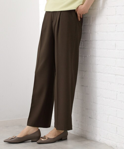 THE SHOP TK （ザ ショップ ティーケー ）の「【美脚見え】タックワイドパンツ【セットアップ可】（その他パンツ・レディース・ダークブラウン/チャコールグレー/ベージュ/ネイビー/ブラック・10/11/12/13/14）」の6枚目の写真