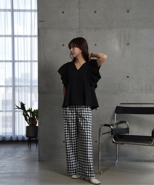I_am(アイアム)の「gingham check straight tuck pants / ギンガムチェックストレートタックパンツ(その他パンツ・レディース・ベージュ/ホワイト・X-SMALL/SMALL)」の6枚目の写真