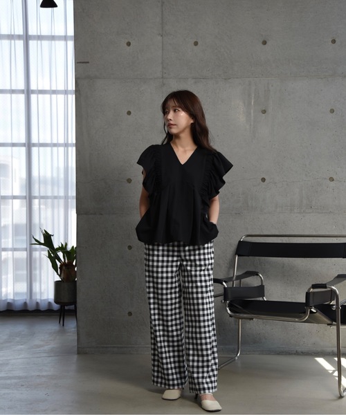 I_am(アイアム)の「gingham check straight tuck pants / ギンガムチェックストレートタックパンツ(その他パンツ・レディース・ベージュ/ホワイト・X-SMALL/SMALL)」の7枚目の写真