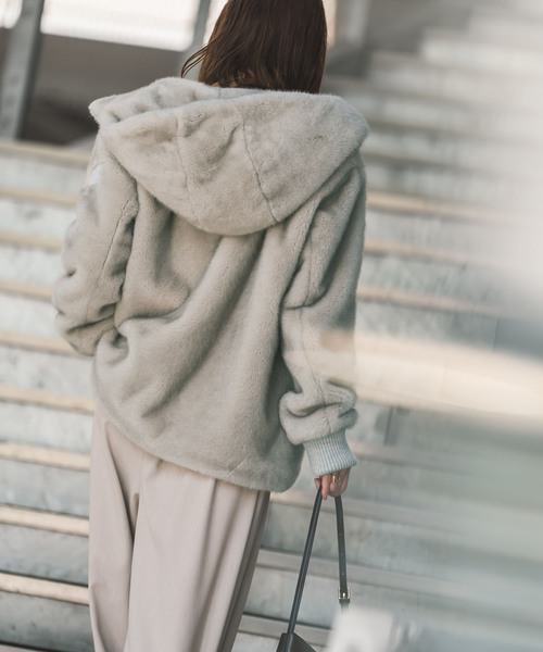 TATRAS(タトラス)の「《NOBLE別注》TATRAS/タトラス AVIRA(アヴィラ)(ブルゾン・レディース・ライトグレー・SMALL/X-SMALL)」の9枚目の写真