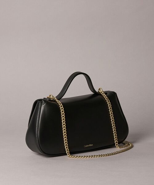 Calvin Klein（カルバン・クライン）の「チェーンストラップ付き ハンドルフラップバッグ（ショルダーバッグ・レディース・ブラック/ホワイト・FREE）」の5枚目の写真
