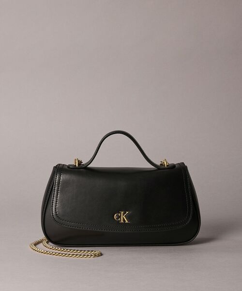 Calvin Klein（カルバン・クライン）の「チェーンストラップ付き ハンドルフラップバッグ（ショルダーバッグ・レディース・ブラック/ホワイト・FREE）」の2枚目の写真