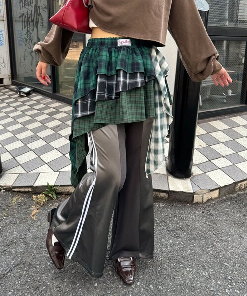 CIAOPANIC（チャオパニック）の「異素材切替トラックフレアパンツ（その他パンツ・レディース・ネイビー/レッド/グレー・SMALL/MEDIUM）」の4枚目の写真