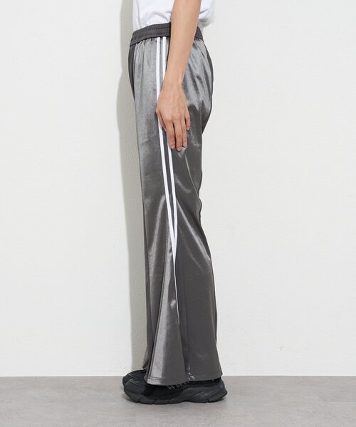 CIAOPANIC（チャオパニック）の「異素材切替トラックフレアパンツ（その他パンツ・レディース・ネイビー/レッド/グレー・SMALL/MEDIUM）」の9枚目の写真