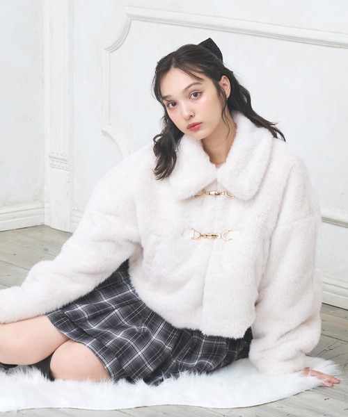 INGNI（イング）の「ビット付エコファージャケット（ブルゾン・レディース・ライトブルー/アイボリー/ライトベージュ・M）」の4枚目の写真