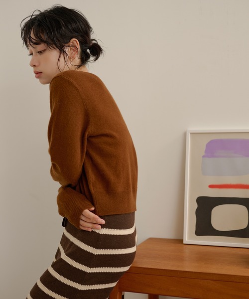 LAULEN(ローレン)の「wool v neck short knit cardigan /ウールVネックショートニットカーディガン(カーディガン/ボレロ・レディース・アイボリー/チャコールグレー/テラコッタ・FREE)」の5枚目の写真
