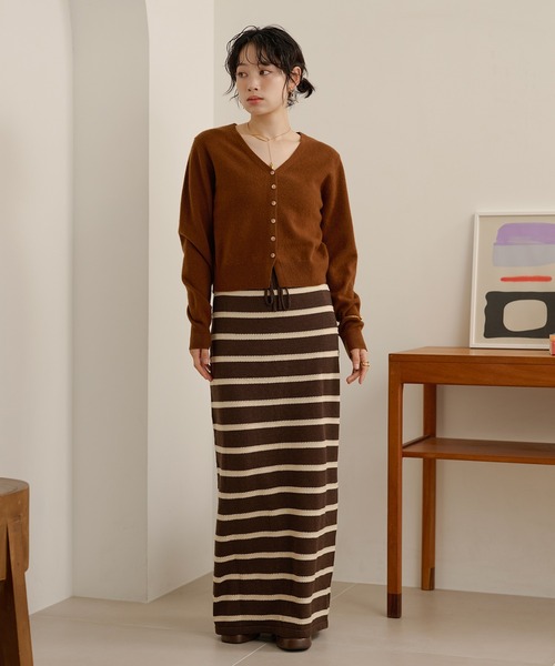 LAULEN(ローレン)の「wool v neck short knit cardigan /ウールVネックショートニットカーディガン(カーディガン/ボレロ・レディース・アイボリー/チャコールグレー/テラコッタ・FREE)」の9枚目の写真