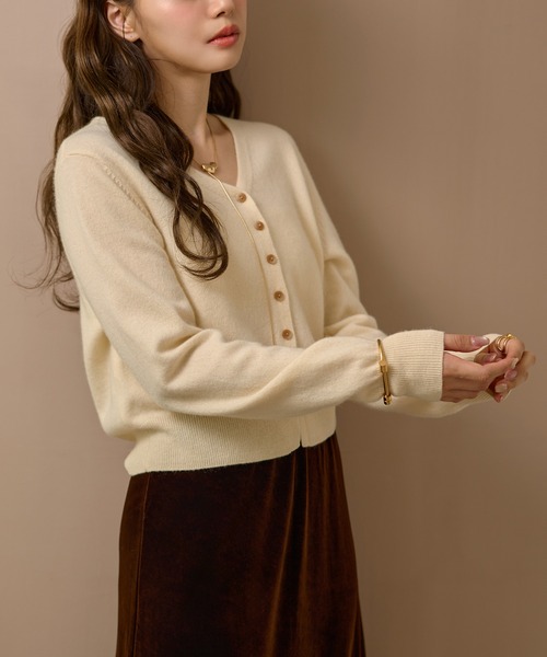 LAULEN(ローレン)の「wool v neck short knit cardigan /ウールVネックショートニットカーディガン(カーディガン/ボレロ・レディース・アイボリー/チャコールグレー/テラコッタ・FREE)」の21枚目の写真