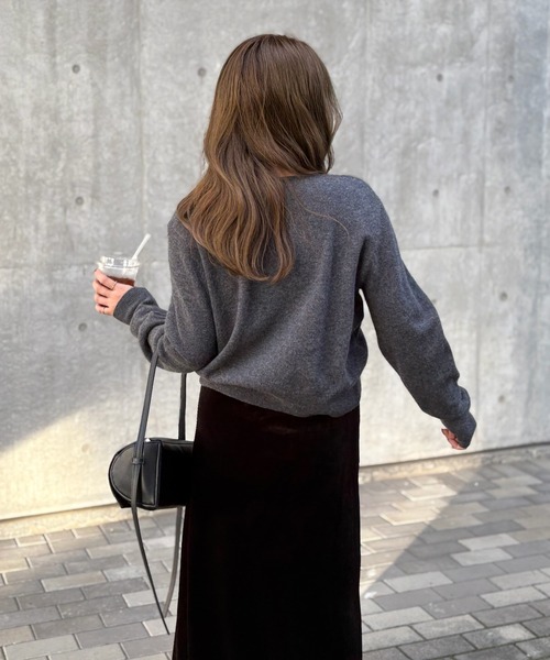 LAULEN(ローレン)の「wool v neck short knit cardigan /ウールVネックショートニットカーディガン(カーディガン/ボレロ・レディース・アイボリー/チャコールグレー/テラコッタ・FREE)」の17枚目の写真