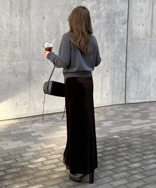 LAULEN(ローレン)の「wool v neck short knit cardigan /ウールVネックショートニットカーディガン(カーディガン/ボレロ・レディース・アイボリー/チャコールグレー/テラコッタ・FREE)」の19枚目の写真