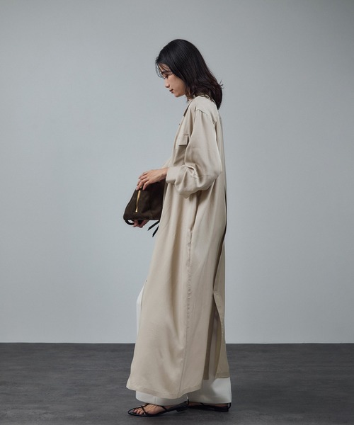 SALON adam et rope'(サロン アダム エ ロペ)の「セルロースウォッシャブルシャツワンピース(ワンピース・レディース・ベージュ系その他/チャコールグレー・FREE)」の7枚目の写真