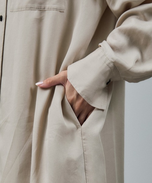 SALON adam et rope'(サロン アダム エ ロペ)の「セルロースウォッシャブルシャツワンピース(ワンピース・レディース・ベージュ系その他/チャコールグレー・FREE)」の8枚目の写真