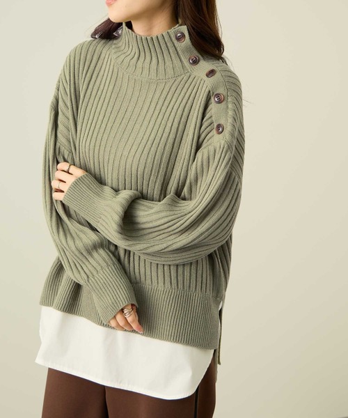 NAVY(ネイビー)の「nAvy 時短レイヤード風 ボタンハイネックニット(ニット/セーター・レディース・ブラック/グリーン/レッド/ブルー/ホワイト×ネイビー・FREE)」の3枚目の写真
