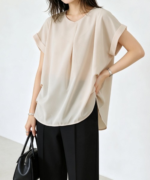 ReRe(リリ)の「バックスリット袖ロールアップブラウス(シャツ/ブラウス・レディース・テラコッタ/グリーン/ネイビー/ベージュ/ホワイト・FREE)」の8枚目の写真