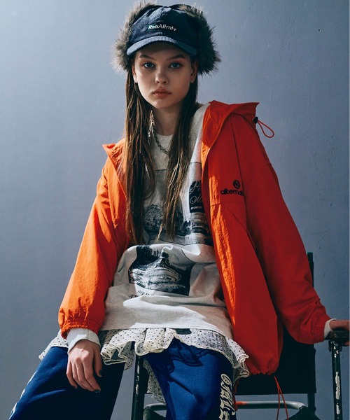 RNA(アールエヌエー)の「J2159 アスレチックオーバージャケット(ナイロンジャケット・レディース・ブラック/ネイビー/オレンジ・MEDIUM)」の5枚目の写真