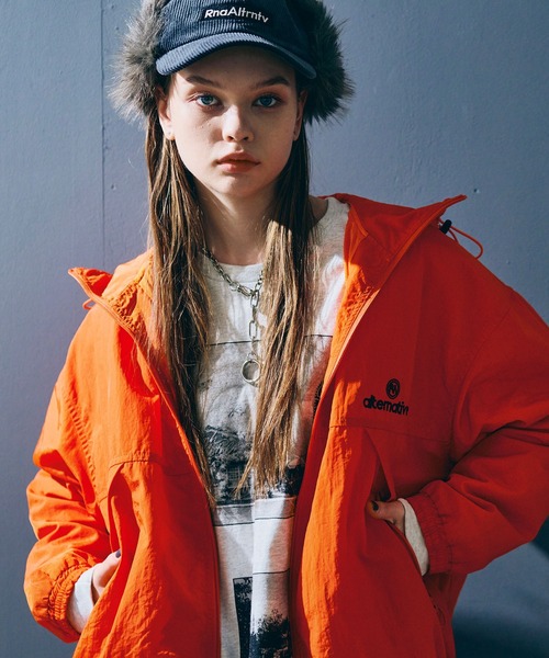 RNA(アールエヌエー)の「J2159 アスレチックオーバージャケット(ナイロンジャケット・レディース・ブラック/ネイビー/オレンジ・MEDIUM)」の8枚目の写真