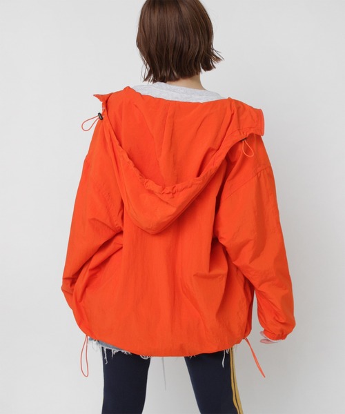 RNA(アールエヌエー)の「J2159 アスレチックオーバージャケット(ナイロンジャケット・レディース・ブラック/ネイビー/オレンジ・MEDIUM)」の13枚目の写真