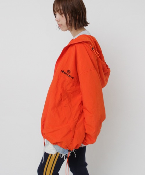 RNA(アールエヌエー)の「J2159 アスレチックオーバージャケット(ナイロンジャケット・レディース・ブラック/ネイビー/オレンジ・MEDIUM)」の12枚目の写真