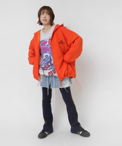 RNA(アールエヌエー)の「J2159 アスレチックオーバージャケット(ナイロンジャケット・レディース・ブラック/ネイビー/オレンジ・MEDIUM)」の21枚目の写真