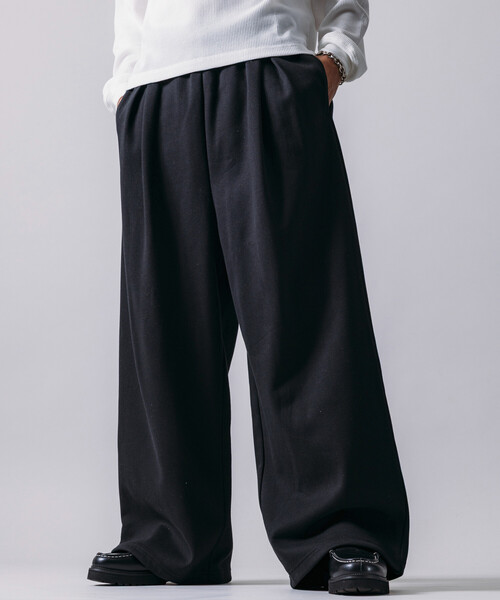 FREAK'S STORE（フリークスストア）の「限定展開 ワイドシルエット ボンディング スウェットパンツ（スウェットパンツ・メンズ・ブラック/チャコールグレー/グレー・SMALL/MEDIUM/LARGE）」の2枚目の写真