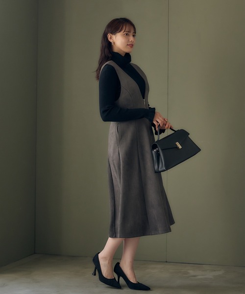 12Twelve Agenda(トゥエルブ アジェンダ)の「前後2wayフェイクスエードZIPフレアジャンスカ(ジャンパースカート・レディース・チャコールグレー/ブラウン/サックスブルー/グレイッシュベージュ・M)」の14枚目の写真