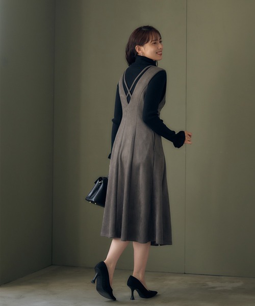 12Twelve Agenda(トゥエルブ アジェンダ)の「前後2wayフェイクスエードZIPフレアジャンスカ(ジャンパースカート・レディース・チャコールグレー/ブラウン/サックスブルー/グレイッシュベージュ・M)」の15枚目の写真