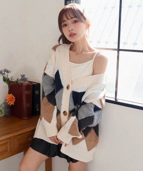 CECIL McBEE(セシルマクビー)の「アーガイル柄ニットカーディガン(カーディガン/ボレロ・レディース・ネイビー/ベージュ/ブラウン/ブラック・MEDIUM)」の3枚目の写真