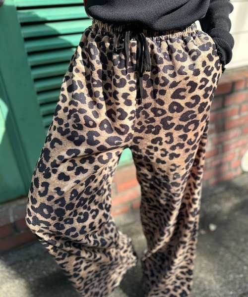 mi via loca（ミヴィアロカ）の「【アソート 】Vintageライク花柄/ドット/レオパード ワイドパンツ（その他パンツ・レディース・ネイビー/ブラウン/グレー/ベージュ・FREE）」の3枚目の写真